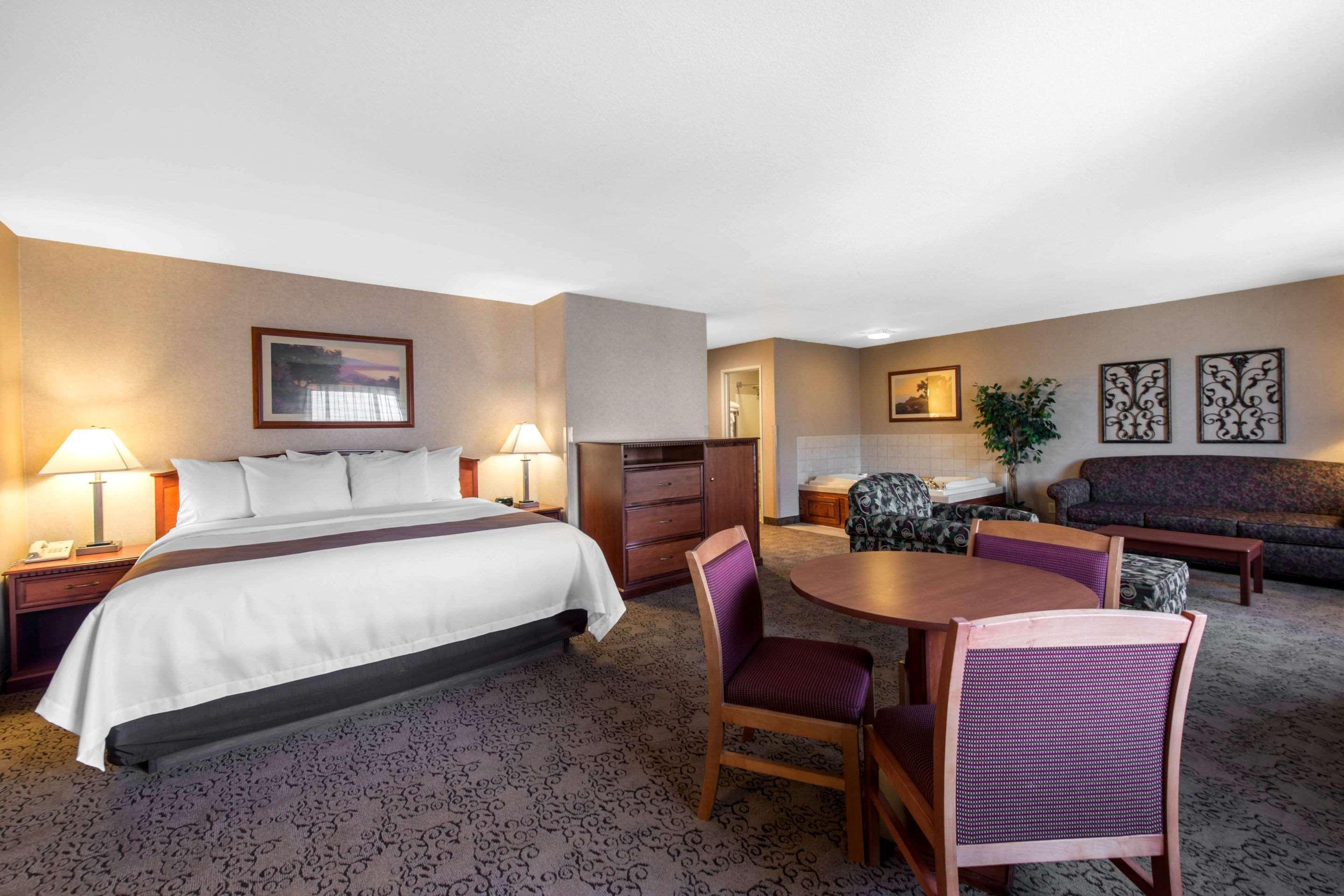 Quality Inn Burlington Exterior photo